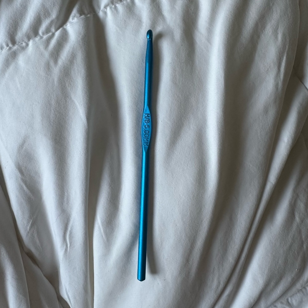 Boye USA Crochet Hook Blue Aluminum H/8-5.00MM